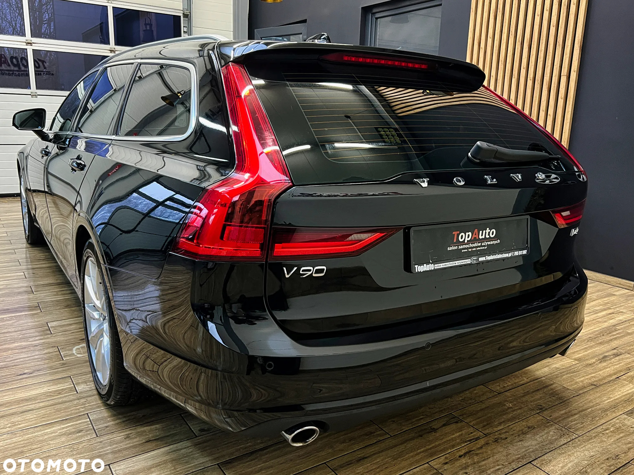 Volvo V90 D4 Momentum Pro - 10