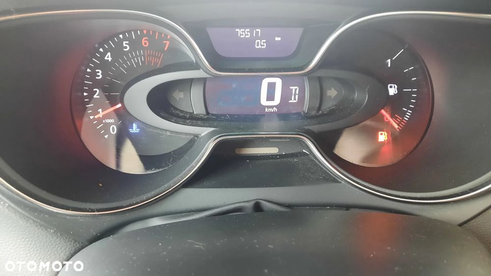 Renault Captur TCe 150 EDC GPF INTENS - 17