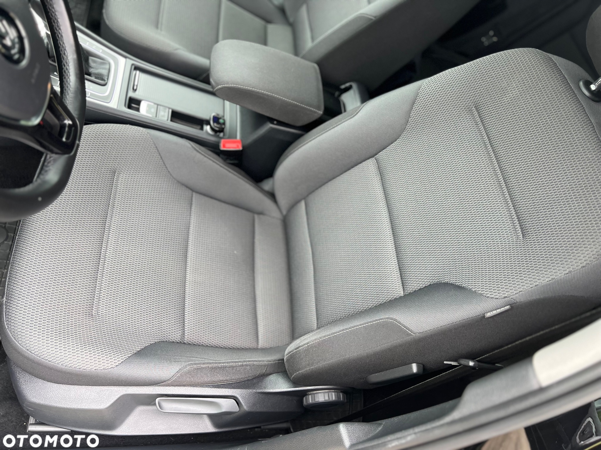 Volkswagen Golf VII 1.4 TSI BMT Comfortline DSG - 17