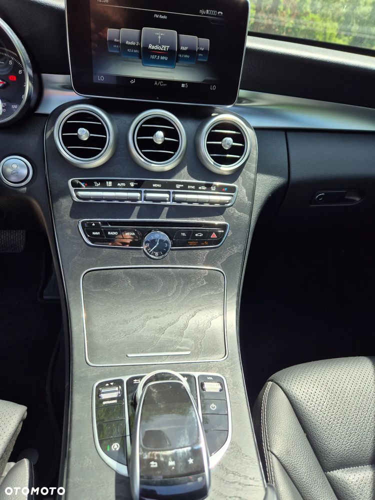 Mercedes-Benz Klasa C 300 9G-TRONIC AMG Line - 21