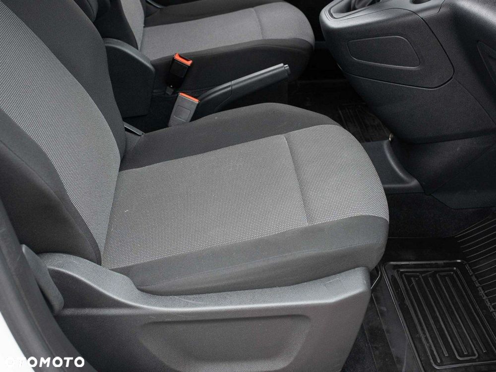 Toyota Proace City - 25