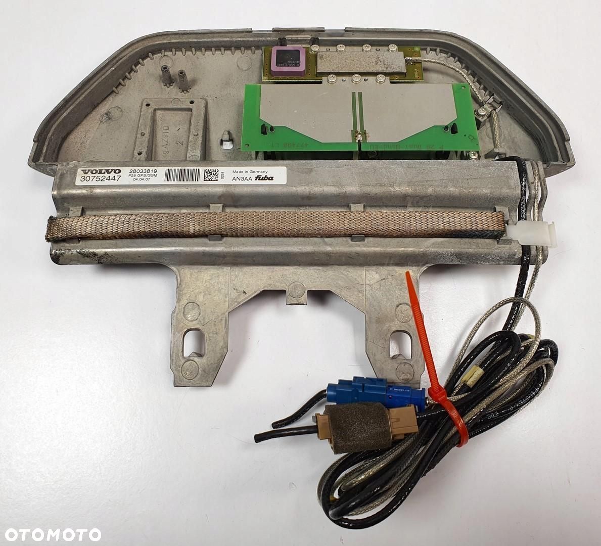 MODUŁ WZMACNIACZ ANTENY GPS VOLVO XC90 30752447 - 1