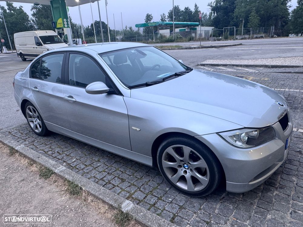 BMW 320 d Dynamic - 1