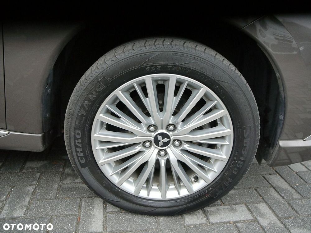 Mitsubishi Outlander - 15
