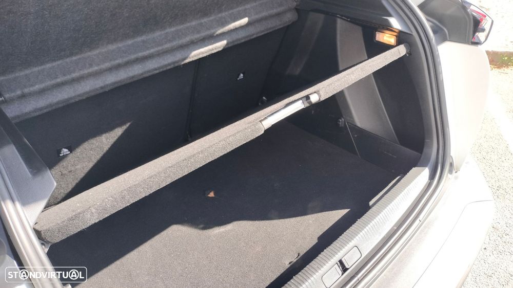 Peugeot 2008 1.2 PureTech Allure Pack EAT8 - 37