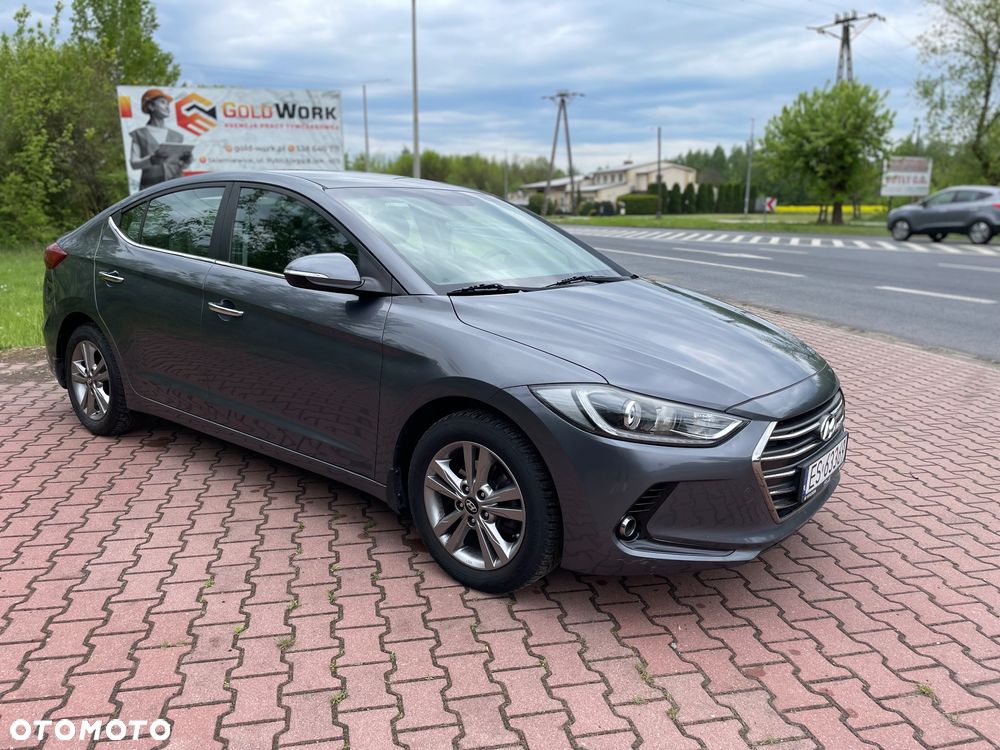 Hyundai Elantra 1.6 Classic Plus - 4