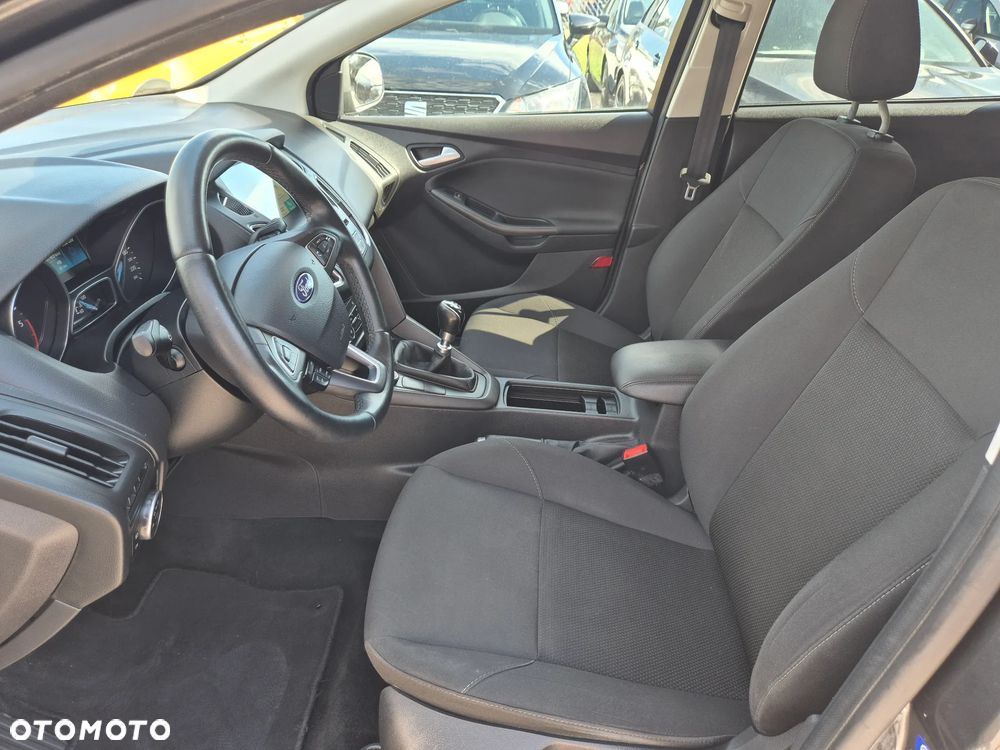 Ford Focus 1.5 TDCi DPF Start-Stopp-System Business - 41