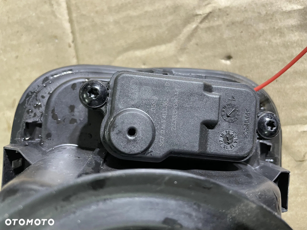 SIŁOWNIK  ZAMEK KLAPKI WLEWU PALIWA AUDI A6 C7