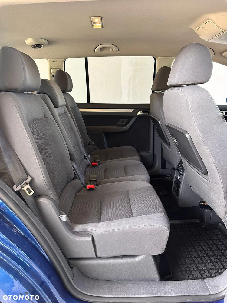 Volkswagen Touran 1.9 TDI Highline DSG - 17