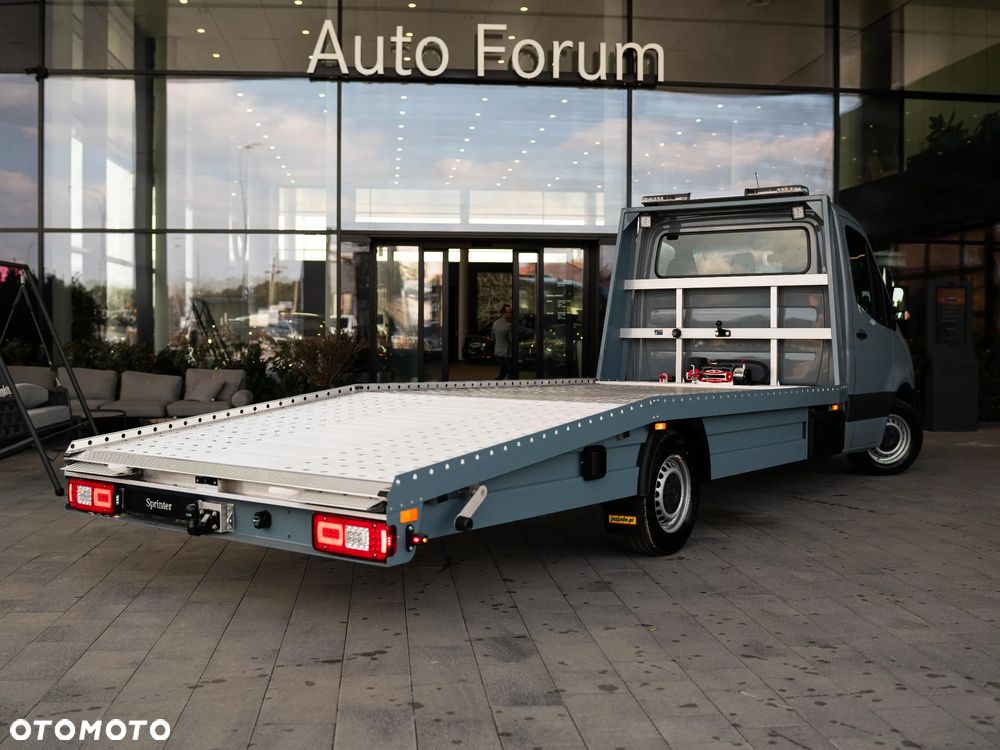 Mercedes-Benz Sprinter - 4