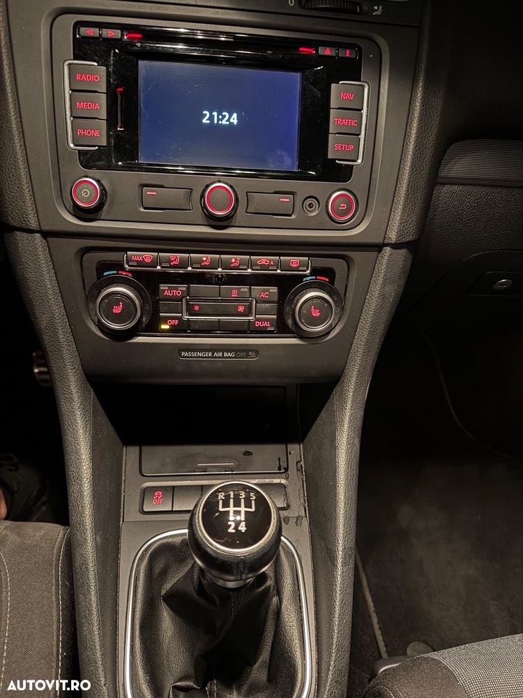 Volkswagen Golf - 10