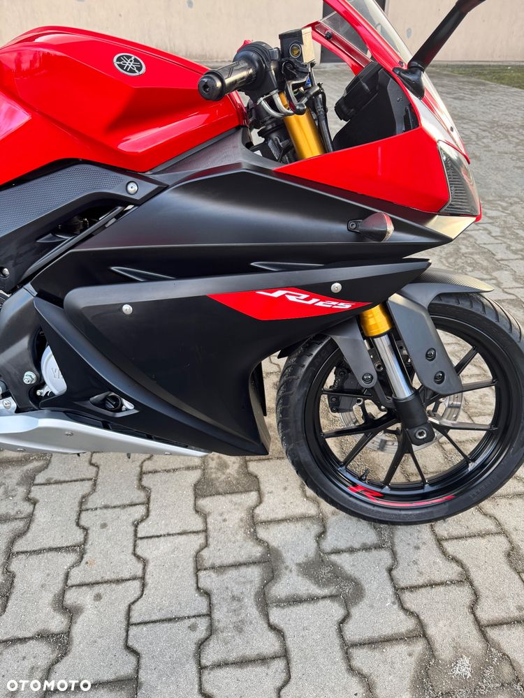Yamaha YZF - 4