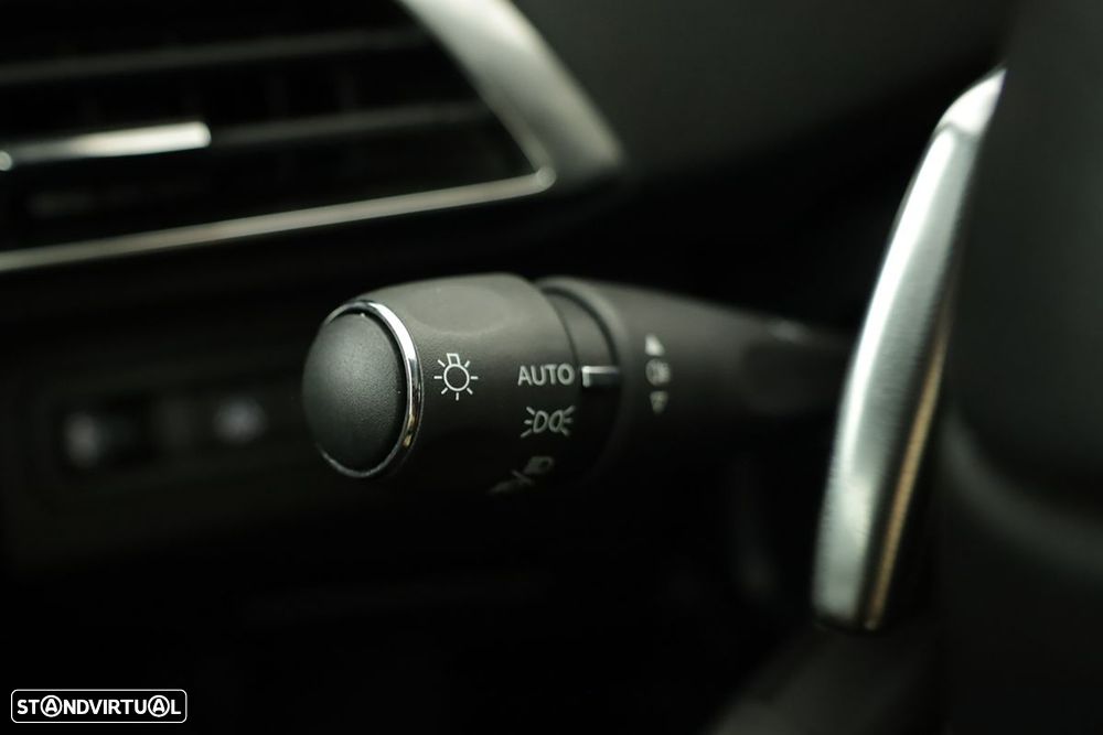 Peugeot 3008 1.6 Hybrid Allure Pack e-EAT8 - 17