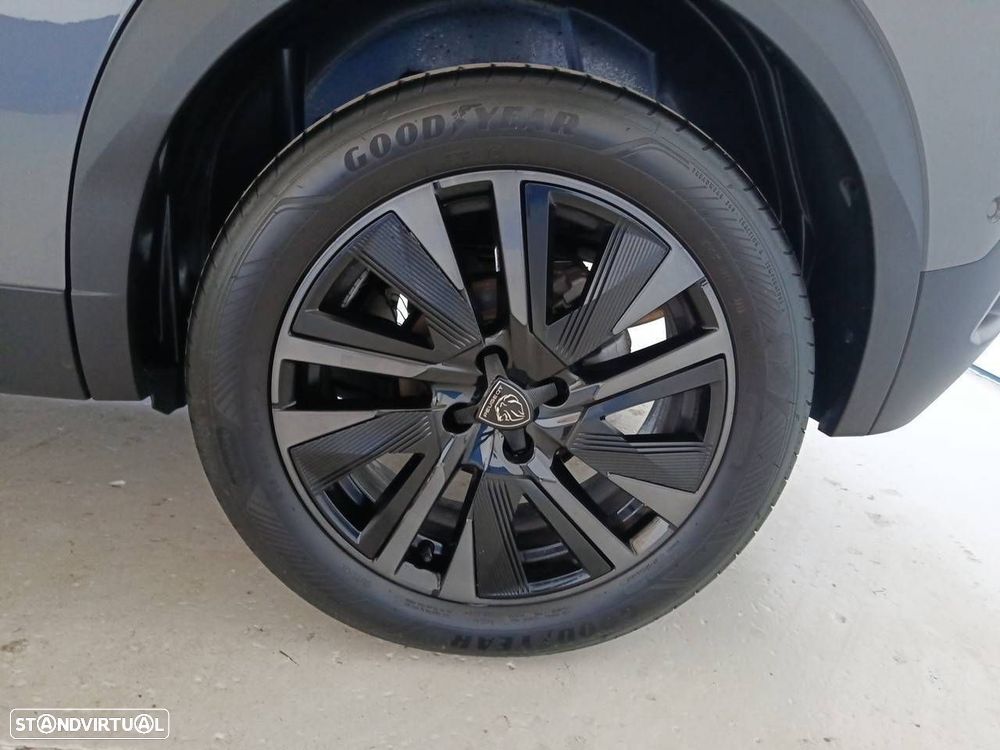 Peugeot 2008 1.2 PureTech GT EAT8 - 11