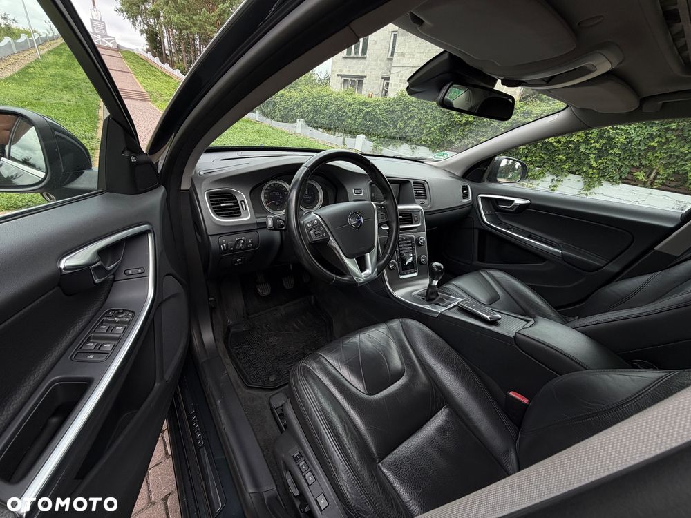 Volvo S60 D5 Summum - 13