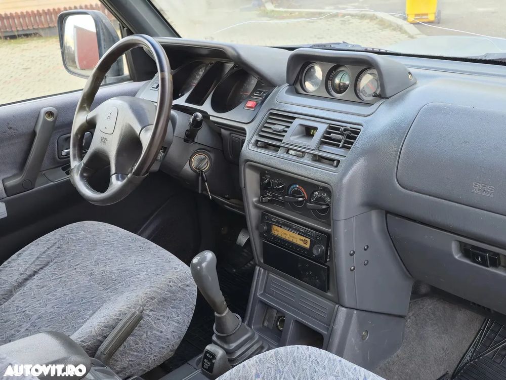 Mitsubishi Pajero Sport 2.5 TD+ Instyle - 11