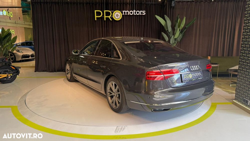 Audi A8 - 6