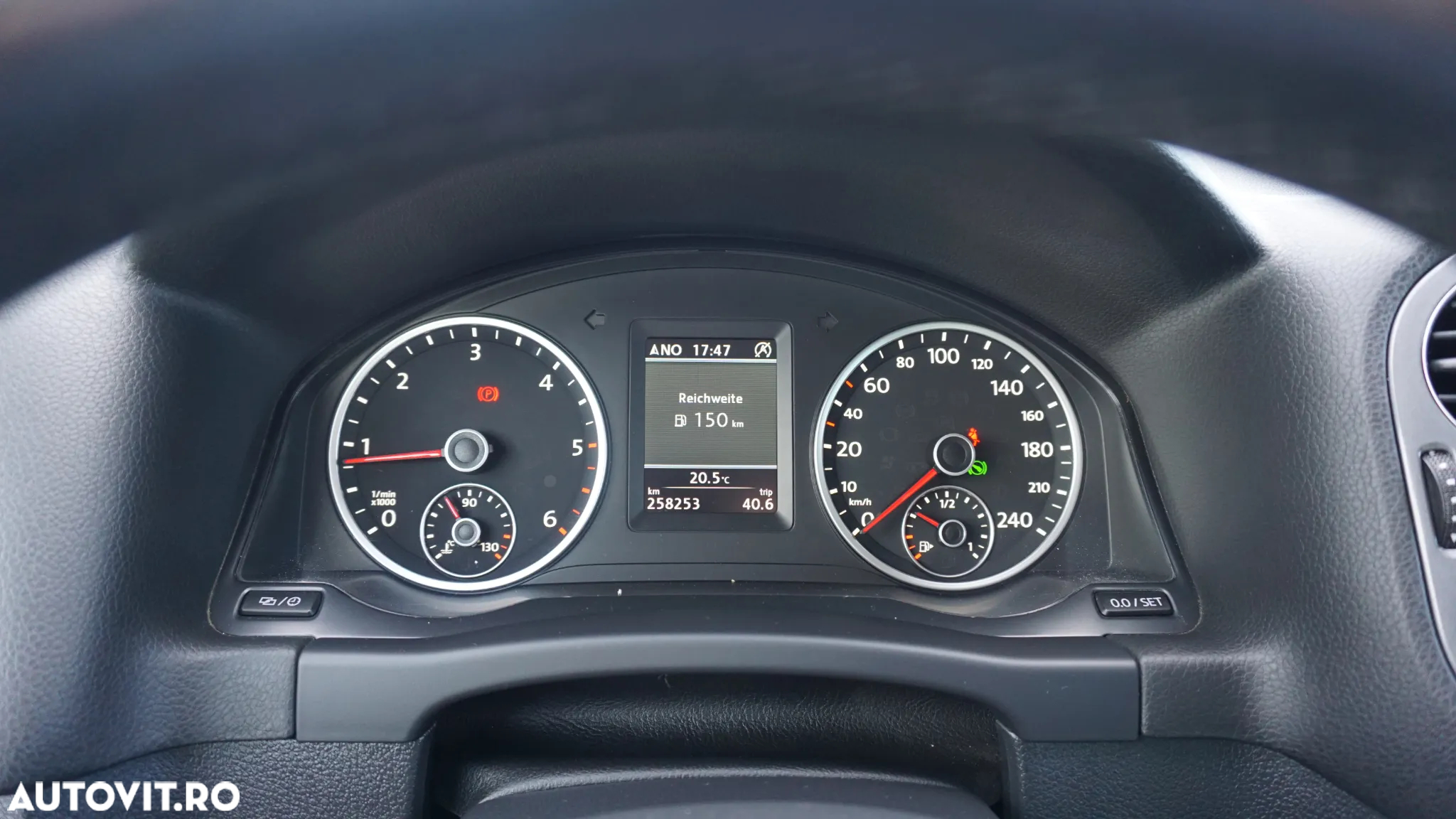 Volkswagen Tiguan 2.0 TDI DPF 4Motion BlueMotion Technology DSG Exclusive - 18