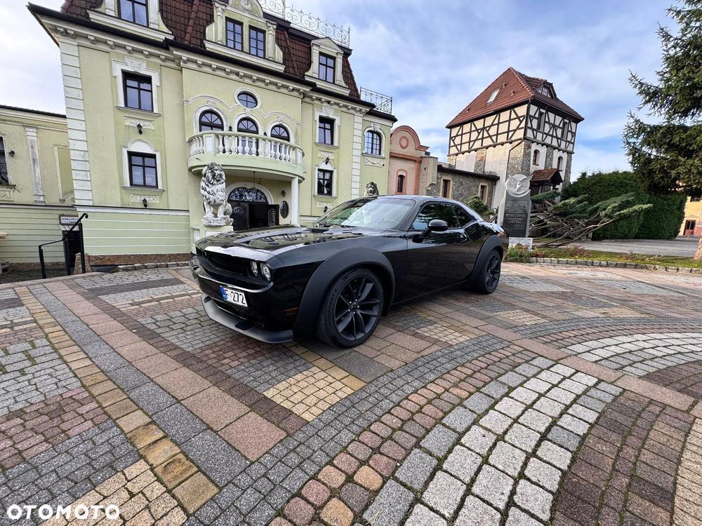 Dodge Challenger - 25