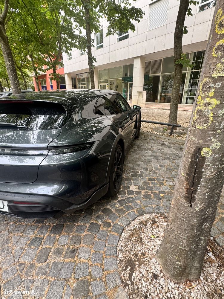 Porsche Taycan Cross Turismo 4 - 6