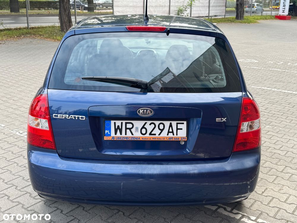 Kia Cerato 2004 photo 4