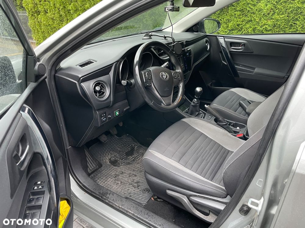 Toyota Auris 1.6 Premium - 5
