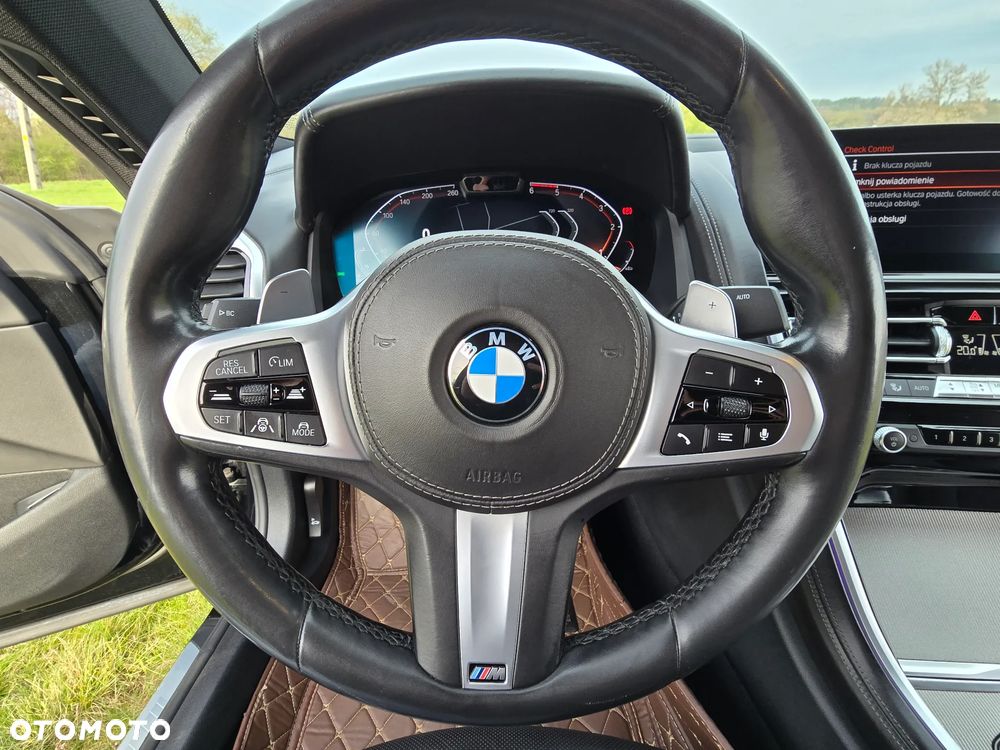 BMW Seria 8 - 27