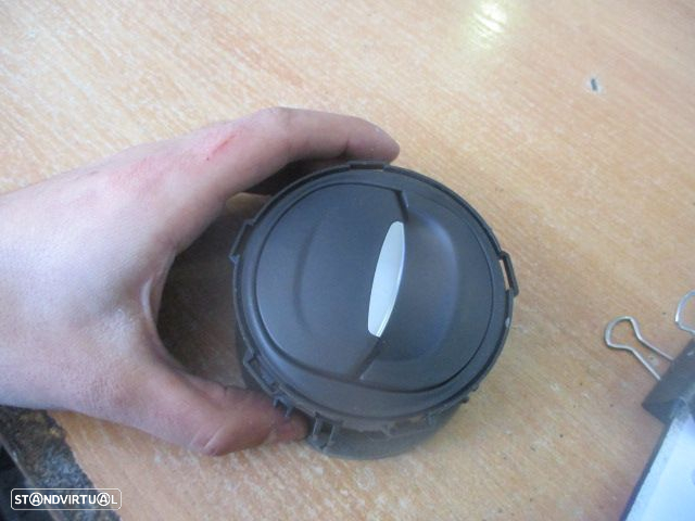 Grelha Friso 687605663R RENAULT CLIO 4 2015 DRT RENAULT CLIO 4 SW 2017 1.5DCI 90CV 5P CINZA FRT DRT GRE VENTILAÇÃO - 5
