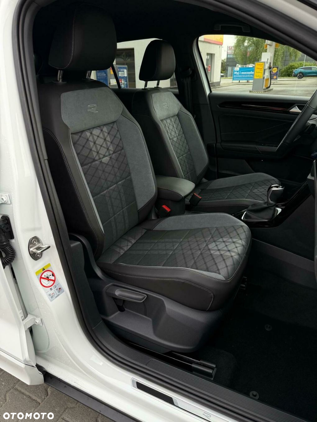 Volkswagen T-Roc 1.5 TSI R-Line Plus DSG - 13