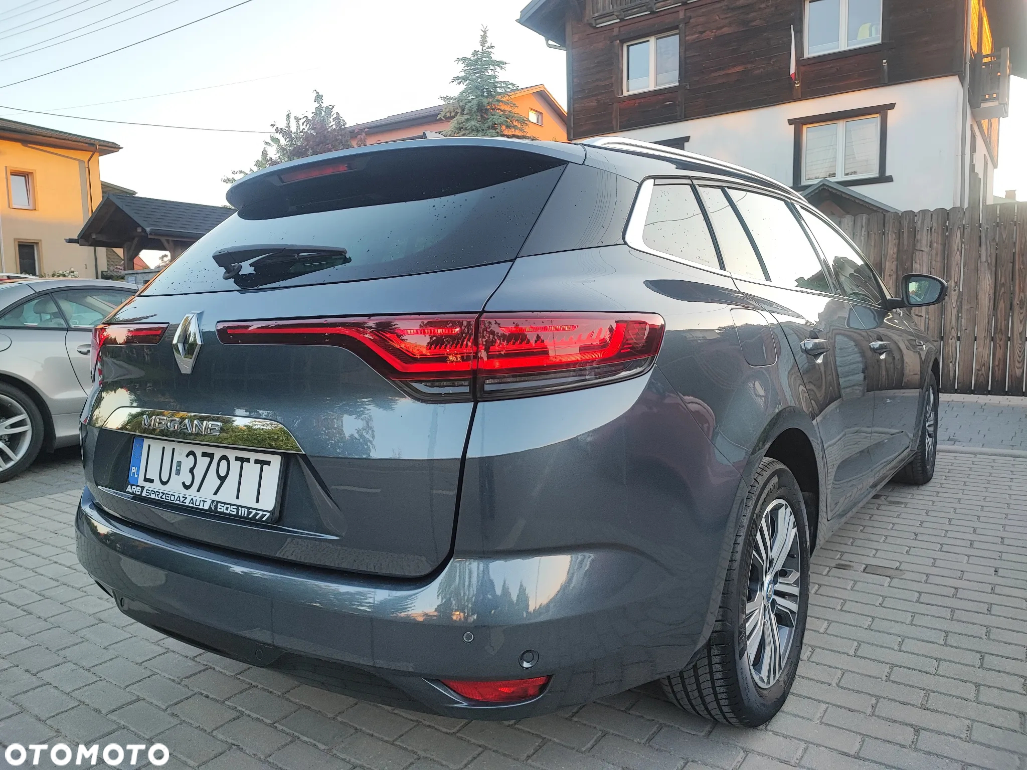 Renault Megane Grandtour E-TECH Plug-in Hybrid 160 E-Tech engineered - 3