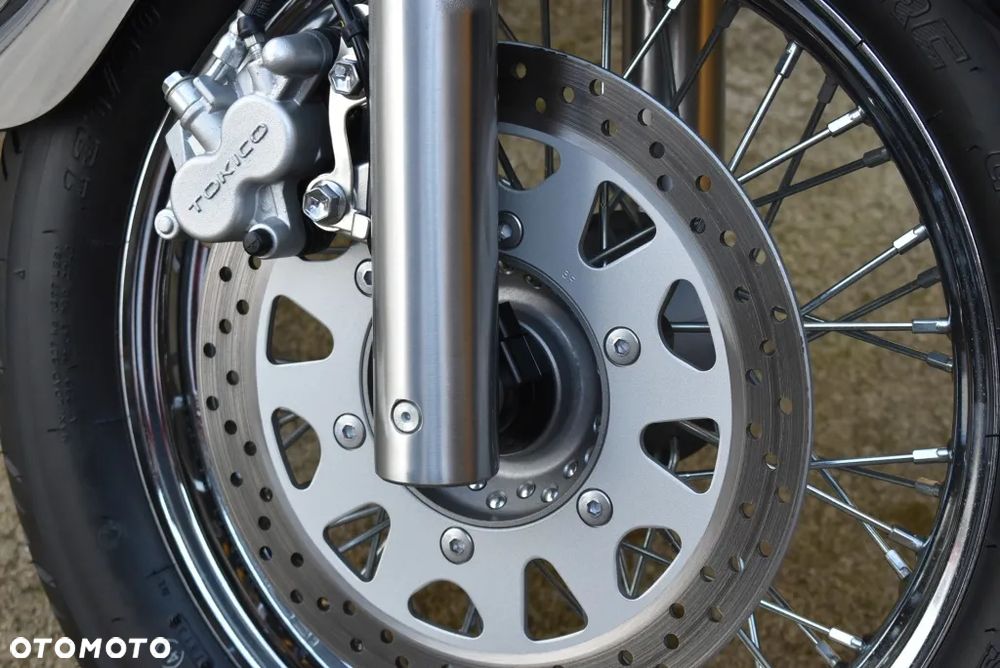 Suzuki Intruder - 28