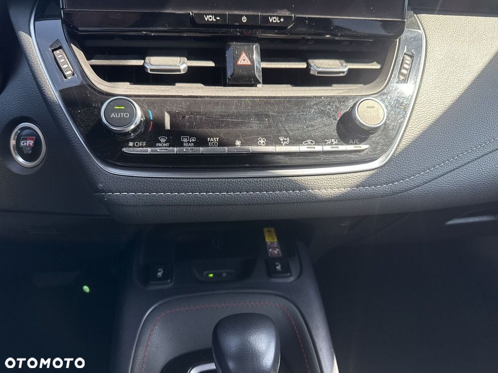 Toyota Corolla 2.0 Hybrid GR Sport Dynamic - 22