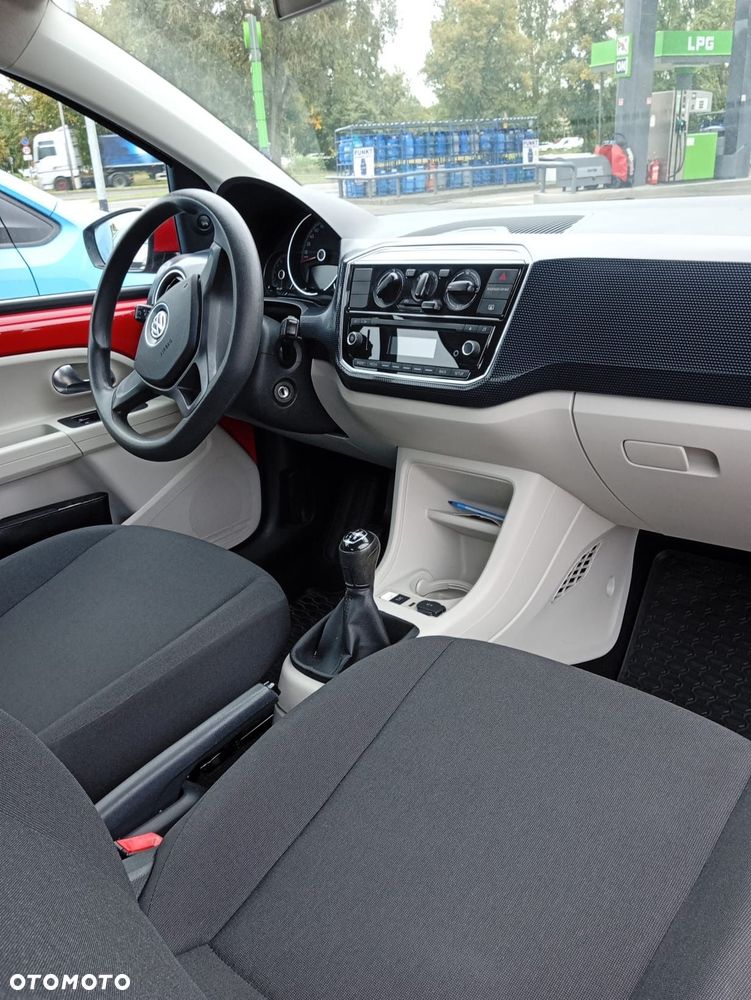 Volkswagen up! move - 7