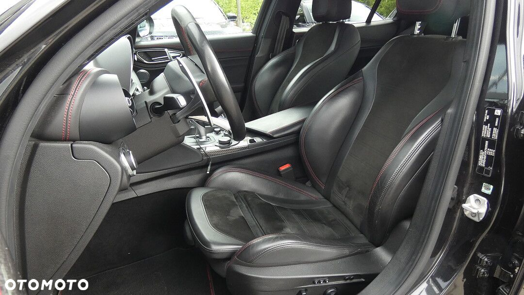 Alfa Romeo Giulia 2.9 Bi Turbo V6 Quadrifoglio - 15