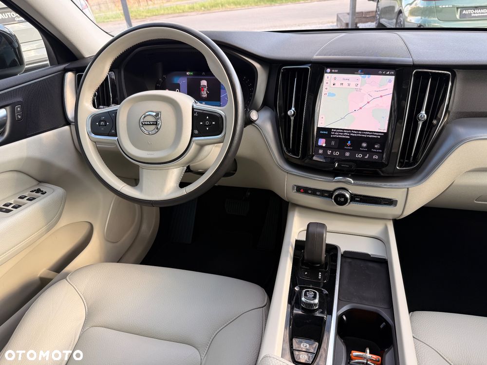 Volvo XC 60 B4 B Plus Bright - 24