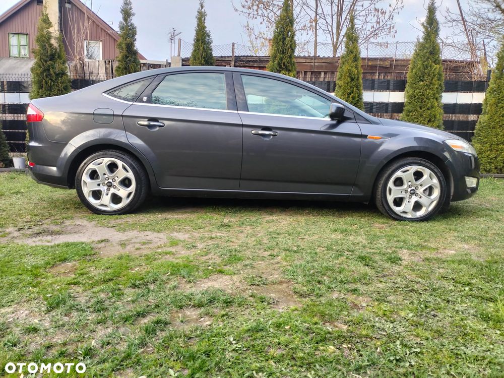 Ford Mondeo 2.5 Ghia - 13