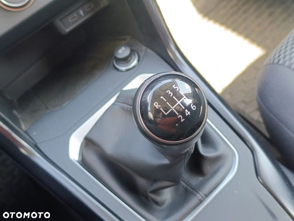 Volkswagen T-Roc 1.0 TSI Advance - 38