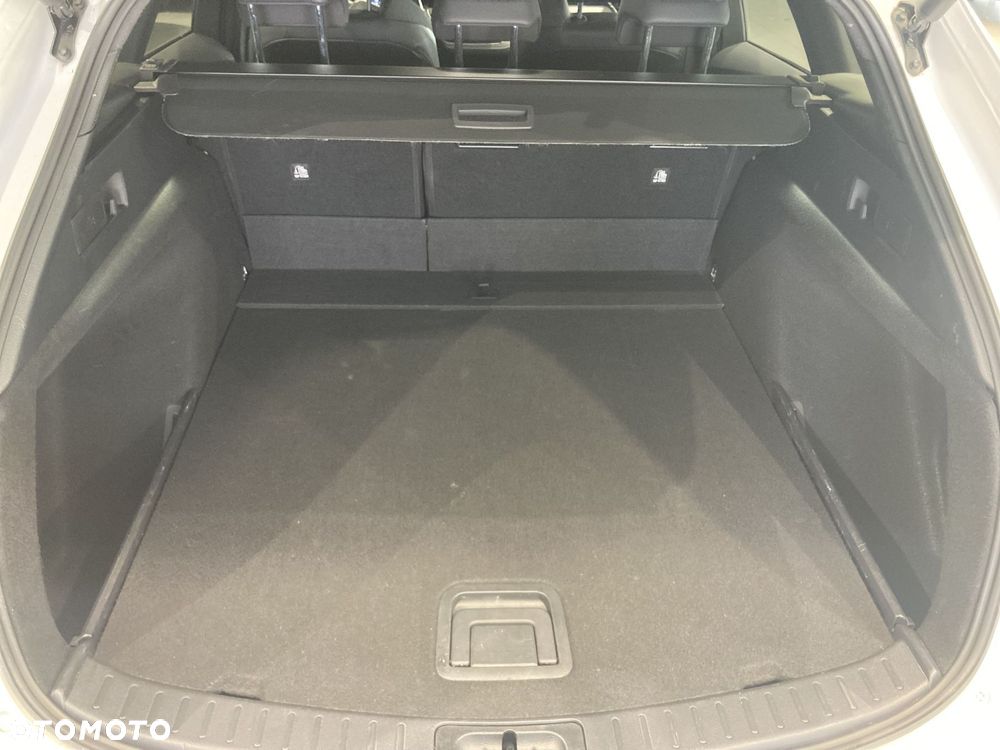 Toyota Corolla 1.8 Hybrid Style - 11
