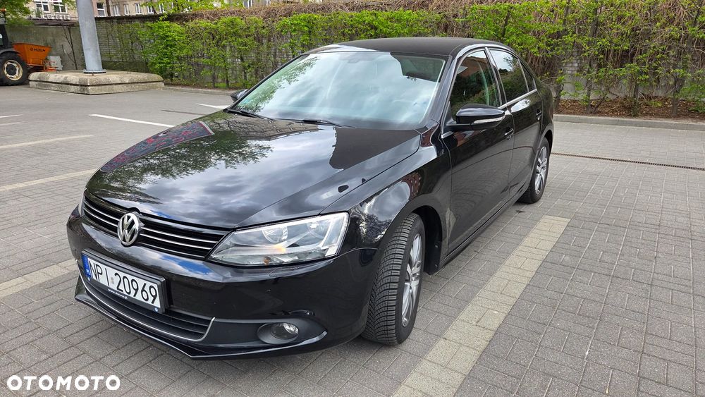 Volkswagen Jetta - 4