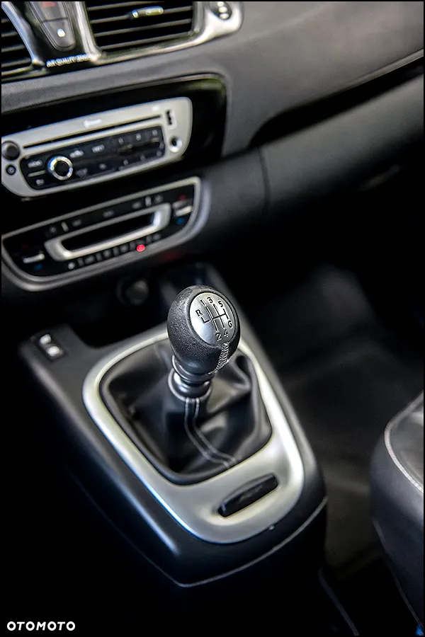 Renault Scenic - 28
