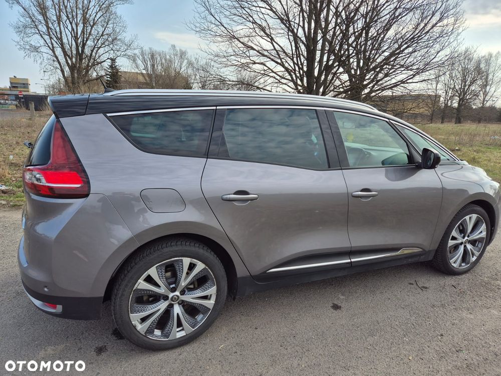 Renault Grand Scenic - 1