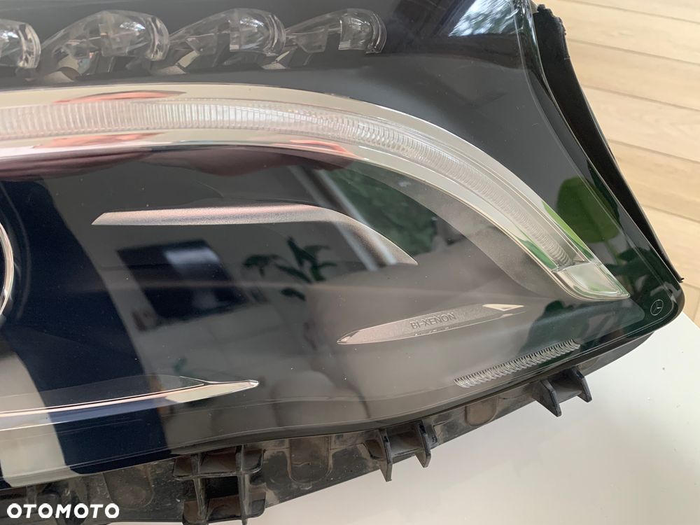 Lampa prawy przód Mercedes GLA X156 A1569061800 Bixenon - 9