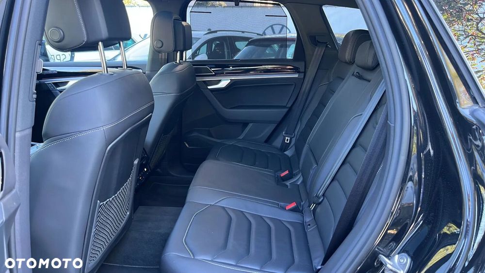 Volkswagen Touareg - 12
