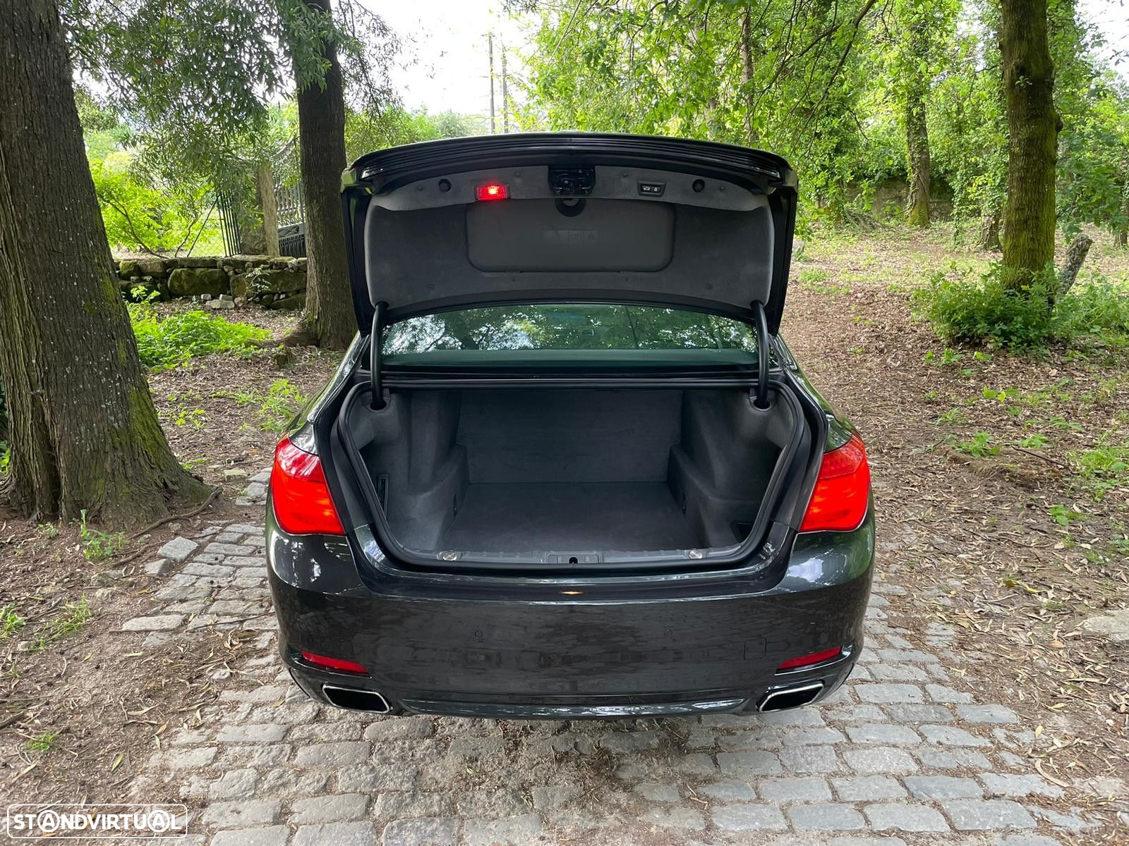 BMW 740 d - 16
