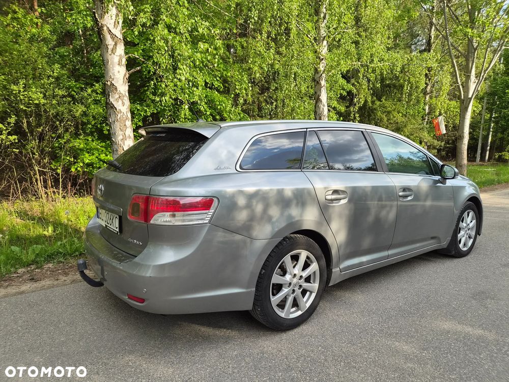 Toyota Avensis 2.0 D-4D Luna - 25