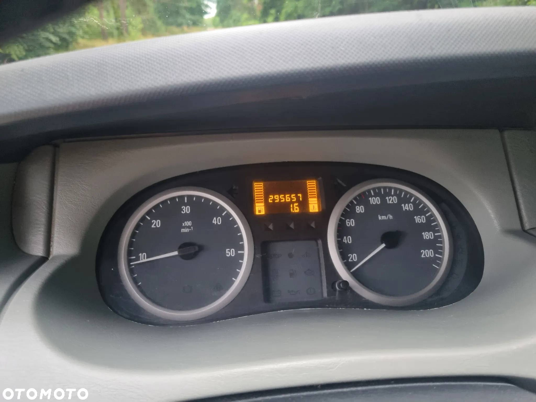 Opel Vivaro 2.5 CDTI L1H1 - 14