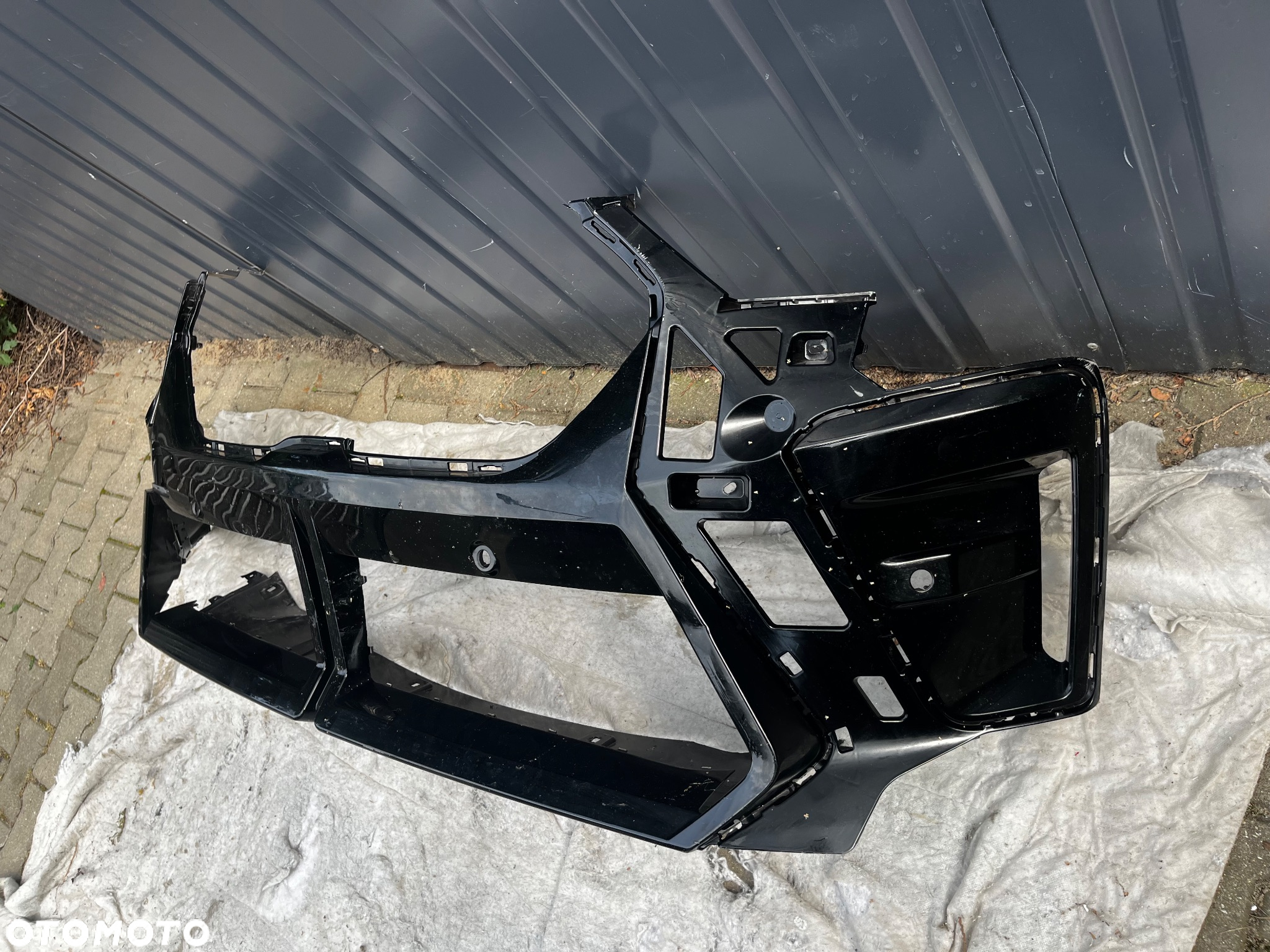 KRATKA ZDERZAKA WYPEŁNIENIE BMW U10 X2 IX2 CAŁA ORYGINAŁ - 3