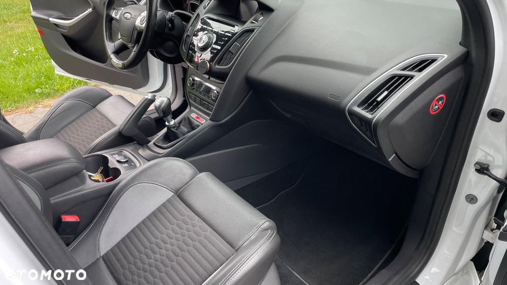Ford Focus 2.0 EcoBoost ST mit Leder-Sport-Paket - 15