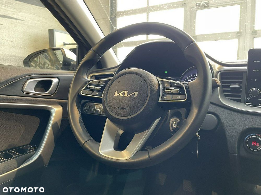 Kia XCeed - 12