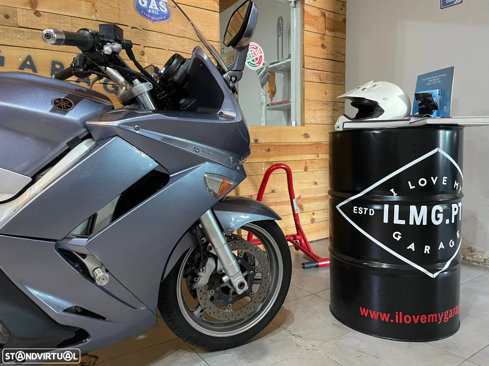 Yamaha FJR - 8